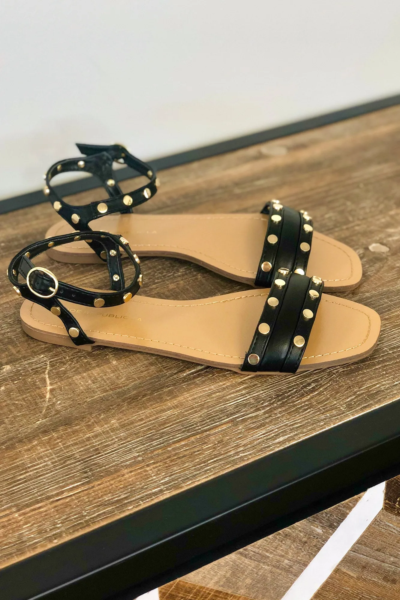 Sadie Sandals: Black