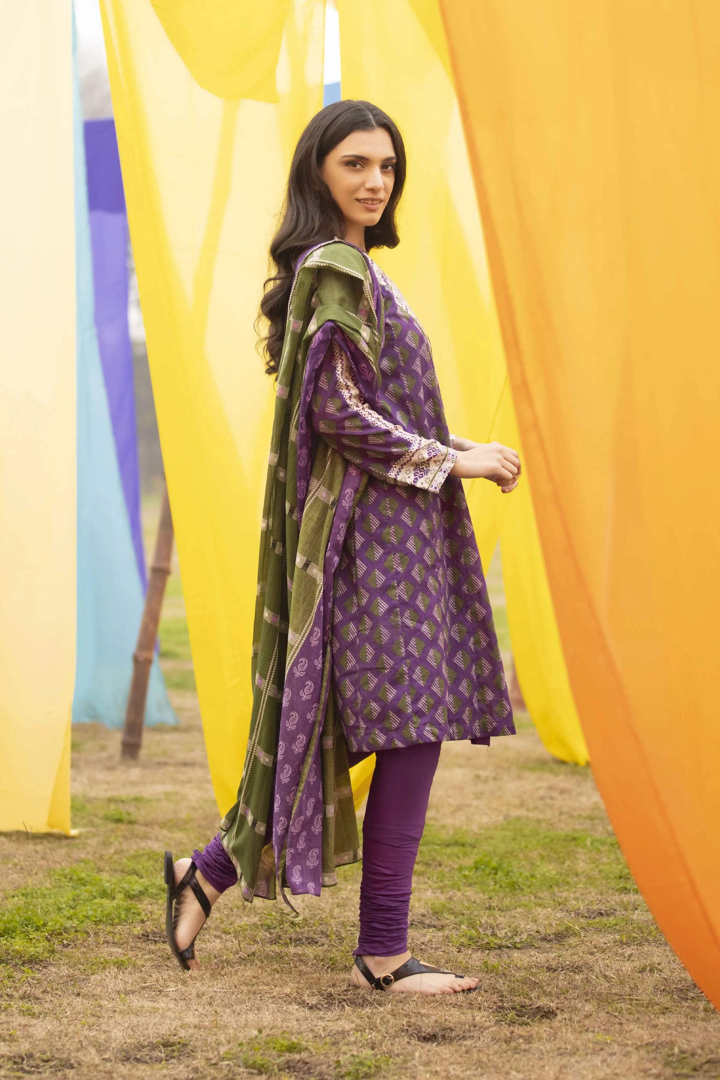 Sapphire Lawn Collection 2021 – Daily Series · Quinton A
