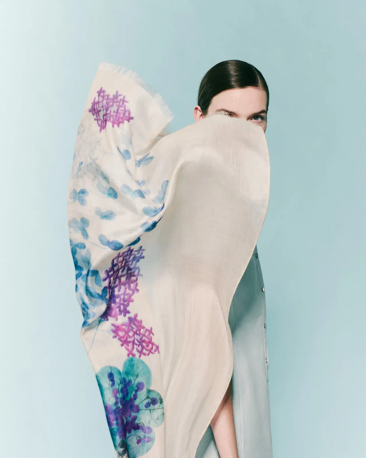Scarf in Cashmere Silk with Denim Blossom Print